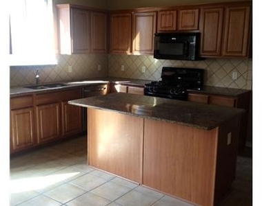1713 Suter St - Photo Thumbnail 11