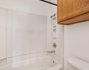 6029 Old Fredericksburg Rd - Photo Thumbnail 8