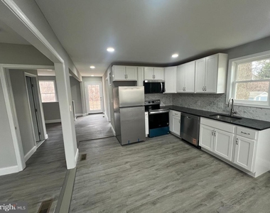 7967 Foster Avenue - Photo Thumbnail 18