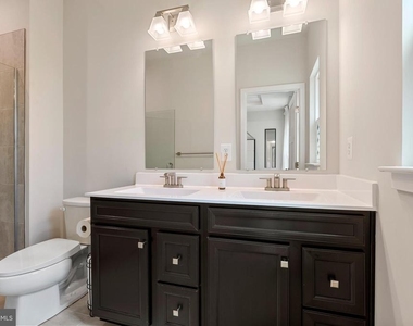 7903 Tanbridge Ln - Photo Thumbnail 25