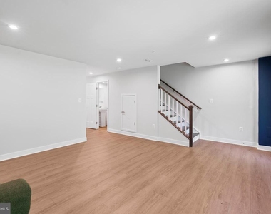 7903 Tanbridge Ln - Photo Thumbnail 5