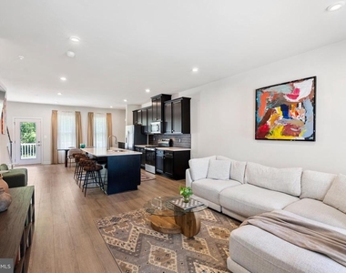 7903 Tanbridge Ln - Photo Thumbnail 21