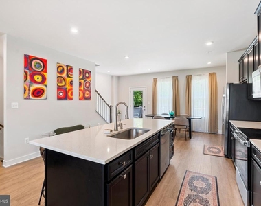 7903 Tanbridge Ln - Photo Thumbnail 16