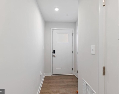 7903 Tanbridge Ln - Photo Thumbnail 4