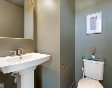 7903 Tanbridge Ln - Photo Thumbnail 20