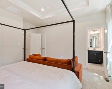 7903 Tanbridge Ln - Photo Thumbnail 24