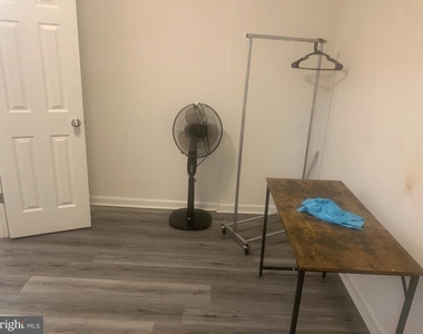 2405 Olden Avenue - Photo Thumbnail 4