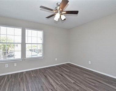 1172 Shadow Creek Blvd - Photo Thumbnail 18
