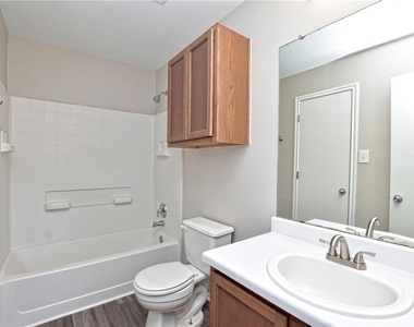 1172 Shadow Creek Blvd - Photo Thumbnail 14