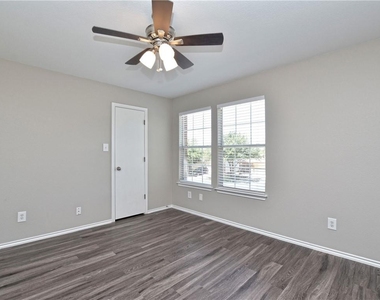 1172 Shadow Creek Blvd - Photo Thumbnail 19
