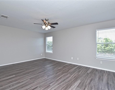 1172 Shadow Creek Blvd - Photo Thumbnail 12