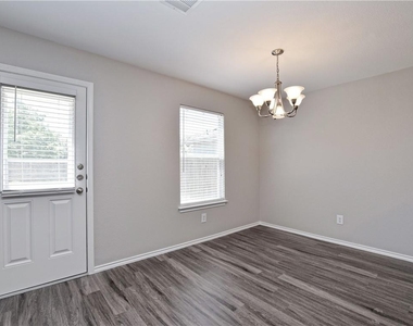1172 Shadow Creek Blvd - Photo Thumbnail 10