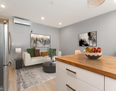 839 Kennedy Street Nw - Photo Thumbnail 5