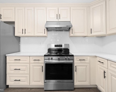 1829 Providence Street Ne - Photo Thumbnail 11