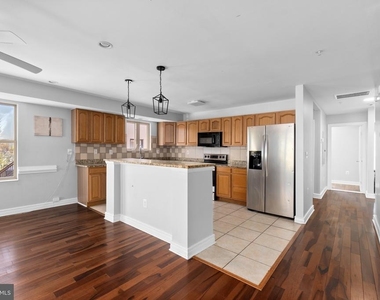 1829 Providence Street Ne - Photo Thumbnail 5