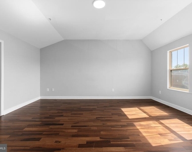 1829 Providence Street Ne - Photo Thumbnail 16