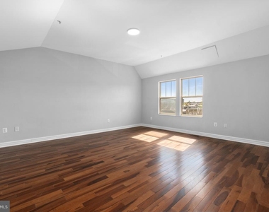 1829 Providence Street Ne - Photo Thumbnail 15