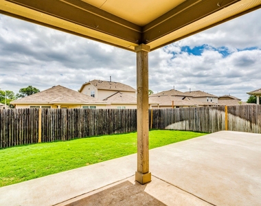 217 Yoakum St - Photo Thumbnail 21