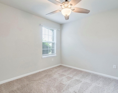 217 Yoakum St - Photo Thumbnail 17