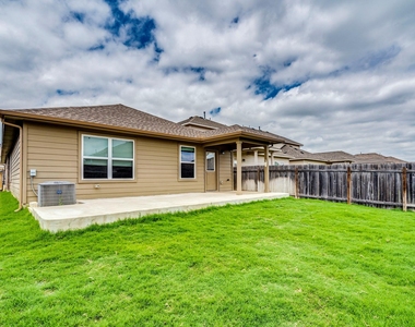 217 Yoakum St - Photo Thumbnail 23