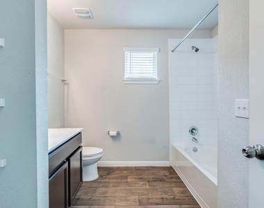 217 Yoakum St - Photo Thumbnail 19