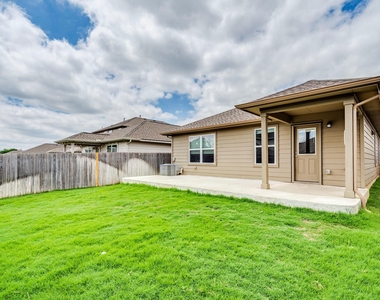 217 Yoakum St - Photo Thumbnail 22