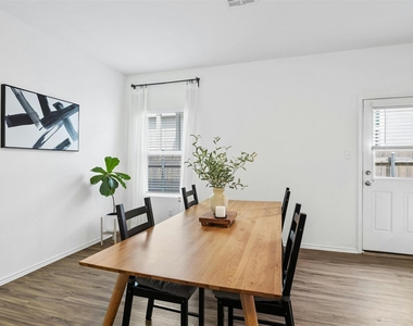221 Barbary Coast Ln - Photo Thumbnail 9