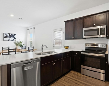 221 Barbary Coast Ln - Photo Thumbnail 11