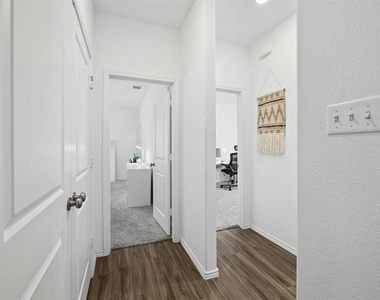 221 Barbary Coast Ln - Photo Thumbnail 14