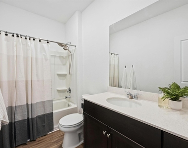 221 Barbary Coast Ln - Photo Thumbnail 18