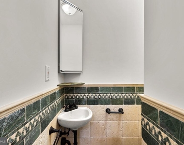 3247 38th Street Nw - Photo Thumbnail 11