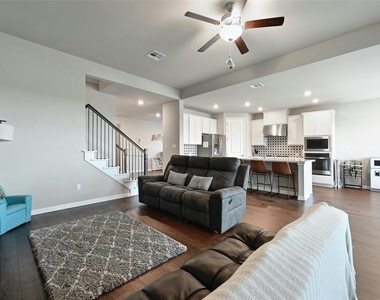 12603 Purple Prairie Ln - Photo Thumbnail 6