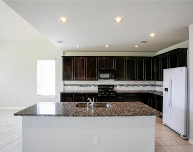 8049 Arezzo Dr - Photo Thumbnail 10