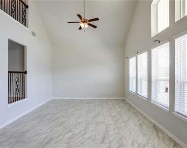 8049 Arezzo Dr - Photo Thumbnail 6