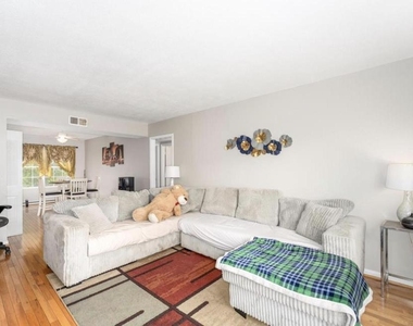 2517 Hydraulic Rd - Photo Thumbnail 1