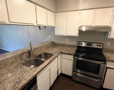 5313 Indio Dr - Photo Thumbnail 6