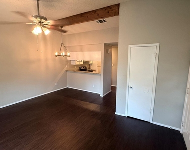5313 Indio Dr - Photo Thumbnail 5