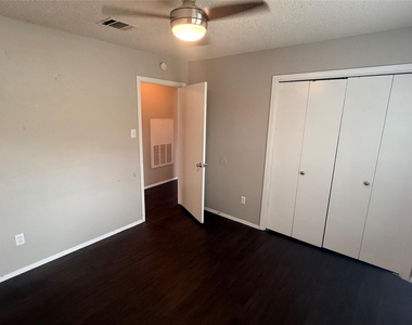 5313 Indio Dr - Photo Thumbnail 12