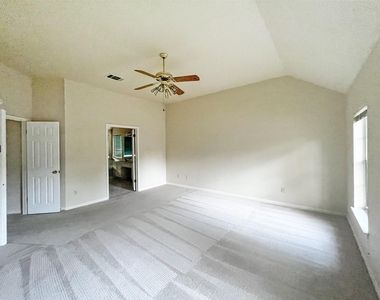 6204 Old Harbor Ln - Photo Thumbnail 15