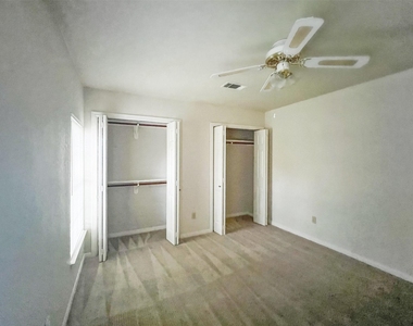 6204 Old Harbor Ln - Photo Thumbnail 29