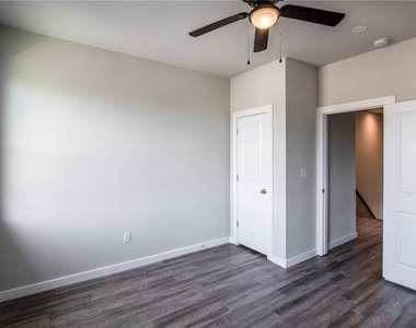 906 Quartz Ct - Photo Thumbnail 5