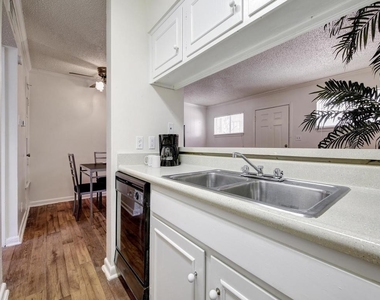 4539 Guadalupe St - Photo Thumbnail 15