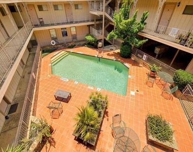 4539 Guadalupe St - Photo Thumbnail 29