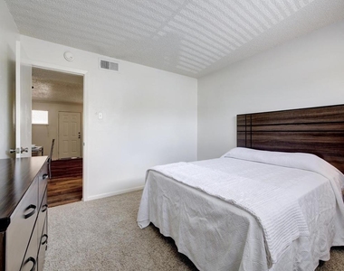 4539 Guadalupe St - Photo Thumbnail 22