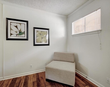 4539 Guadalupe St - Photo Thumbnail 6