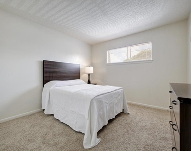 4539 Guadalupe St - Photo Thumbnail 19