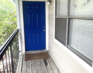 2005 West Loop - Photo Thumbnail 1