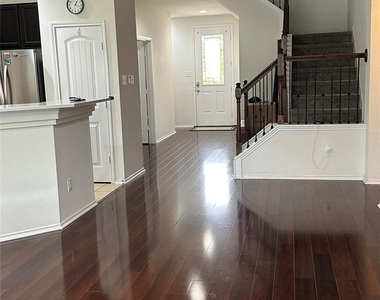 1248 Hyde Park Dr - Photo Thumbnail 17