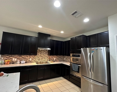 1248 Hyde Park Dr - Photo Thumbnail 19