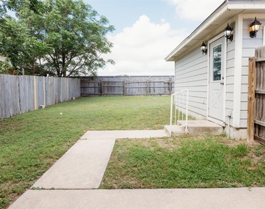 2122 Bluffstone Dr - Photo Thumbnail 21